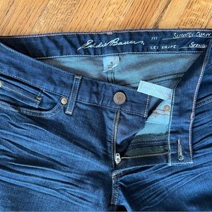 Eddie Bauer women’s jeans 4L 27”x34” Slightly curvy, Straight leg